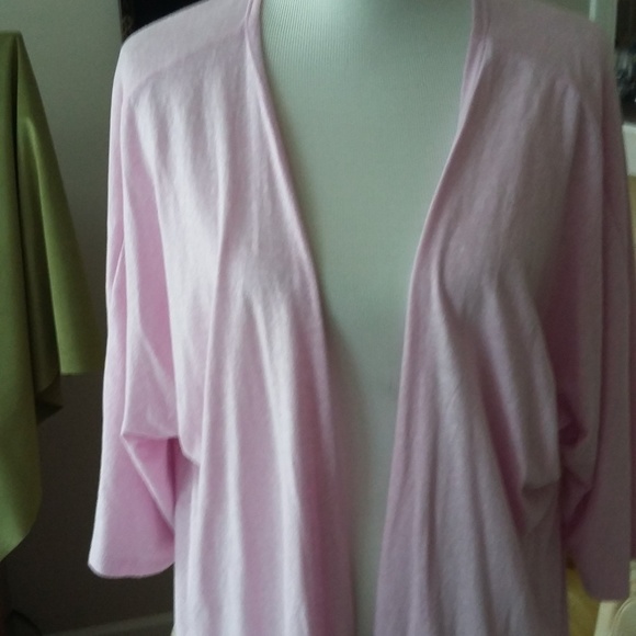 LuLaRoe Tops - LuLaRoe Pink Medium Shirley